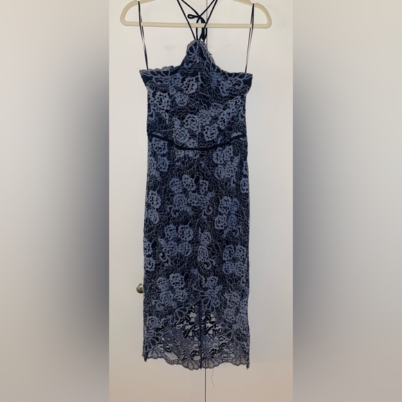 Aeom Sleeveless Halter Blue Lace Midi Dress - Picture 3 of 6